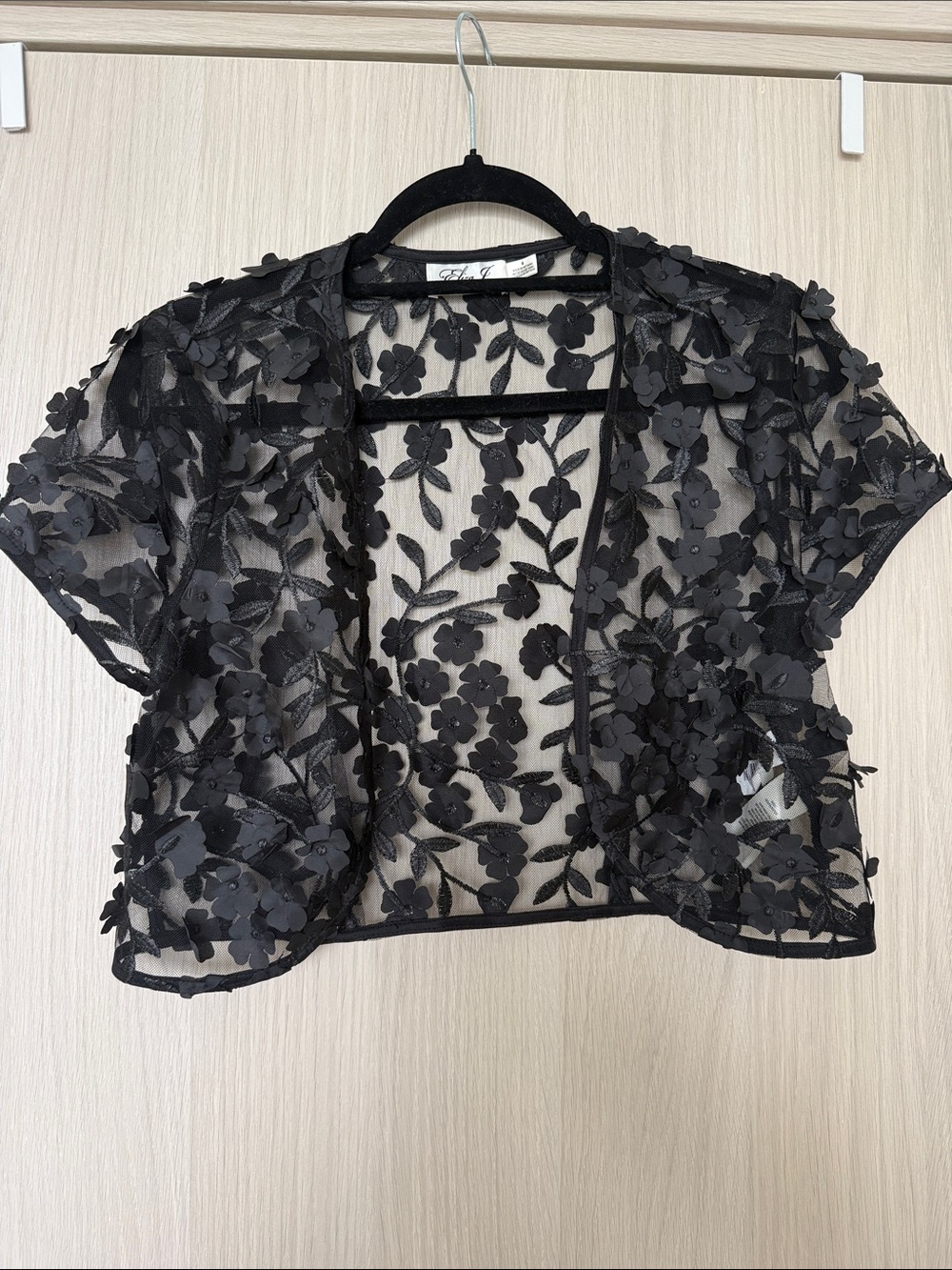 Eliza J black floral appliqué and embroidered sheer bolero shrug size 6| elegant